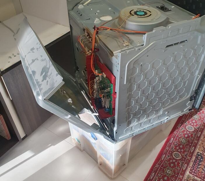 Electric Oven Repairs - One year guarantee on parts fitted